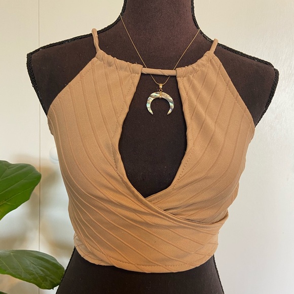 Super Cute High Neck Wrap Tank Top - Picture 3 of 11